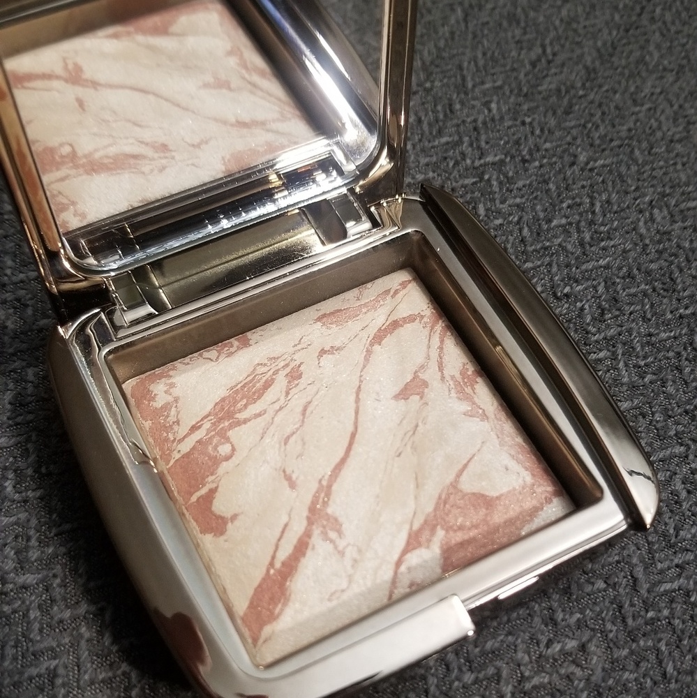 Hourglass Ambient Lighting Blush FULL SIZE